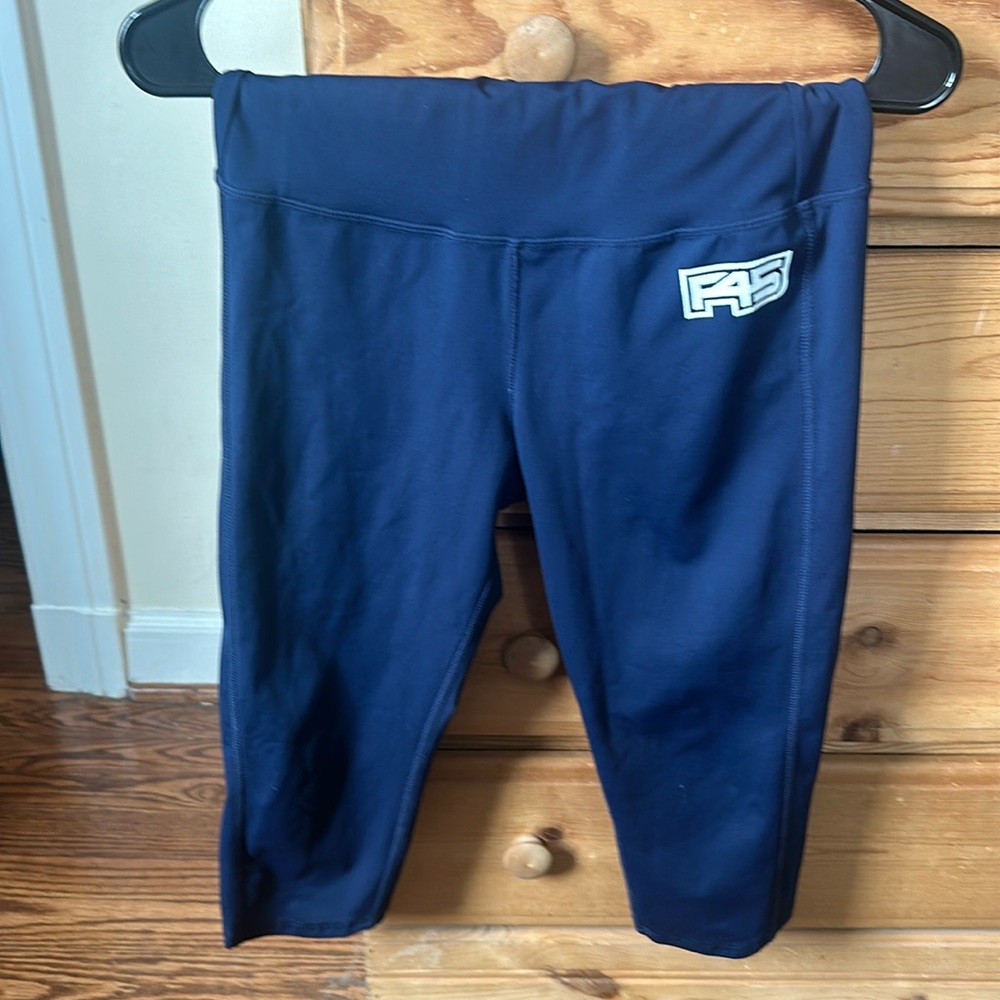 F45 crop leggings